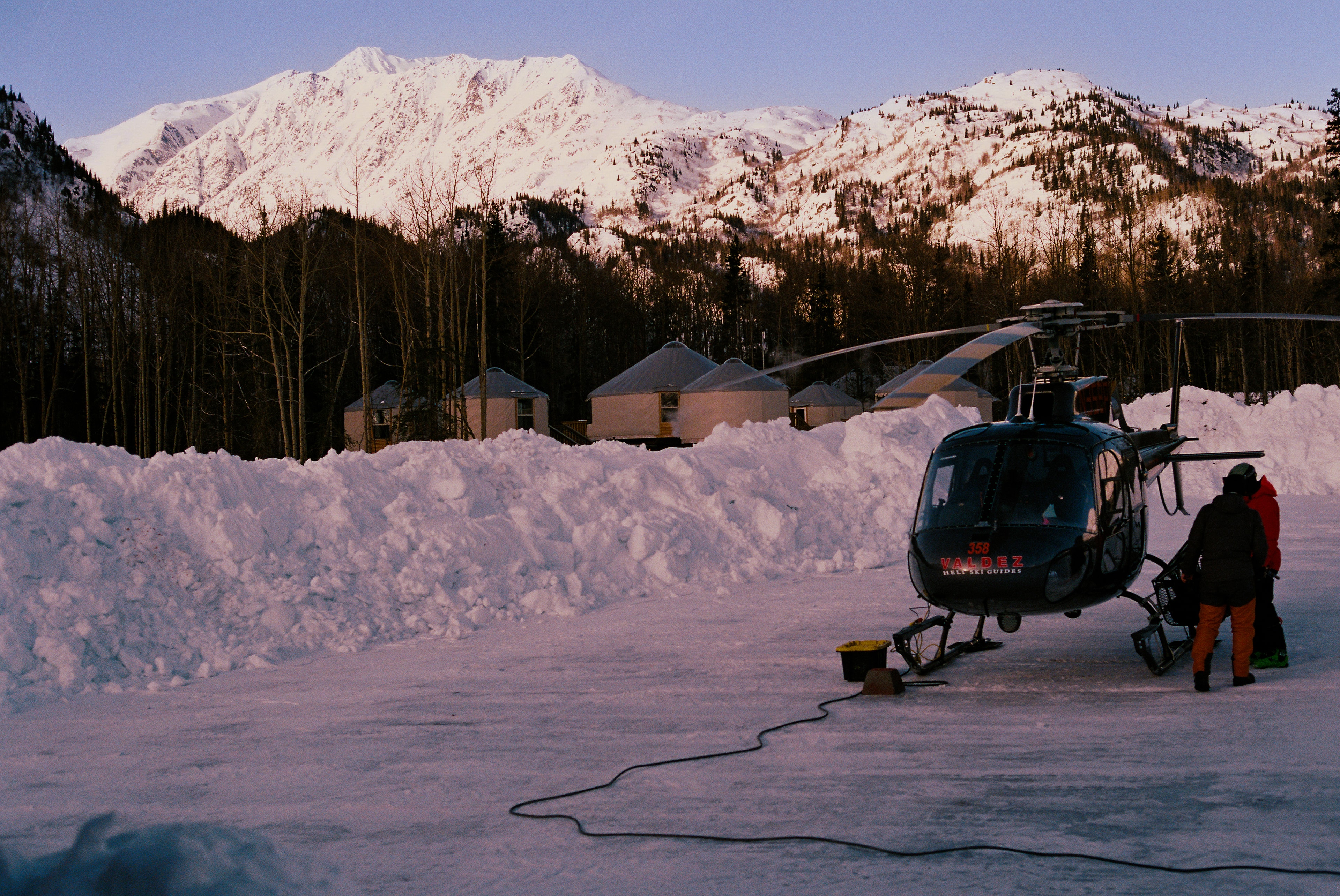 Valdez heli ski guides, Rendezvous Lodge